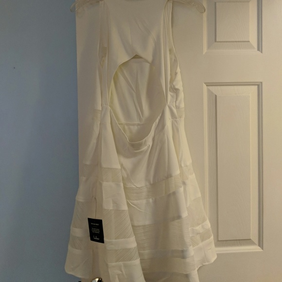 Lulus open back White Dress - Picture 4 of 4